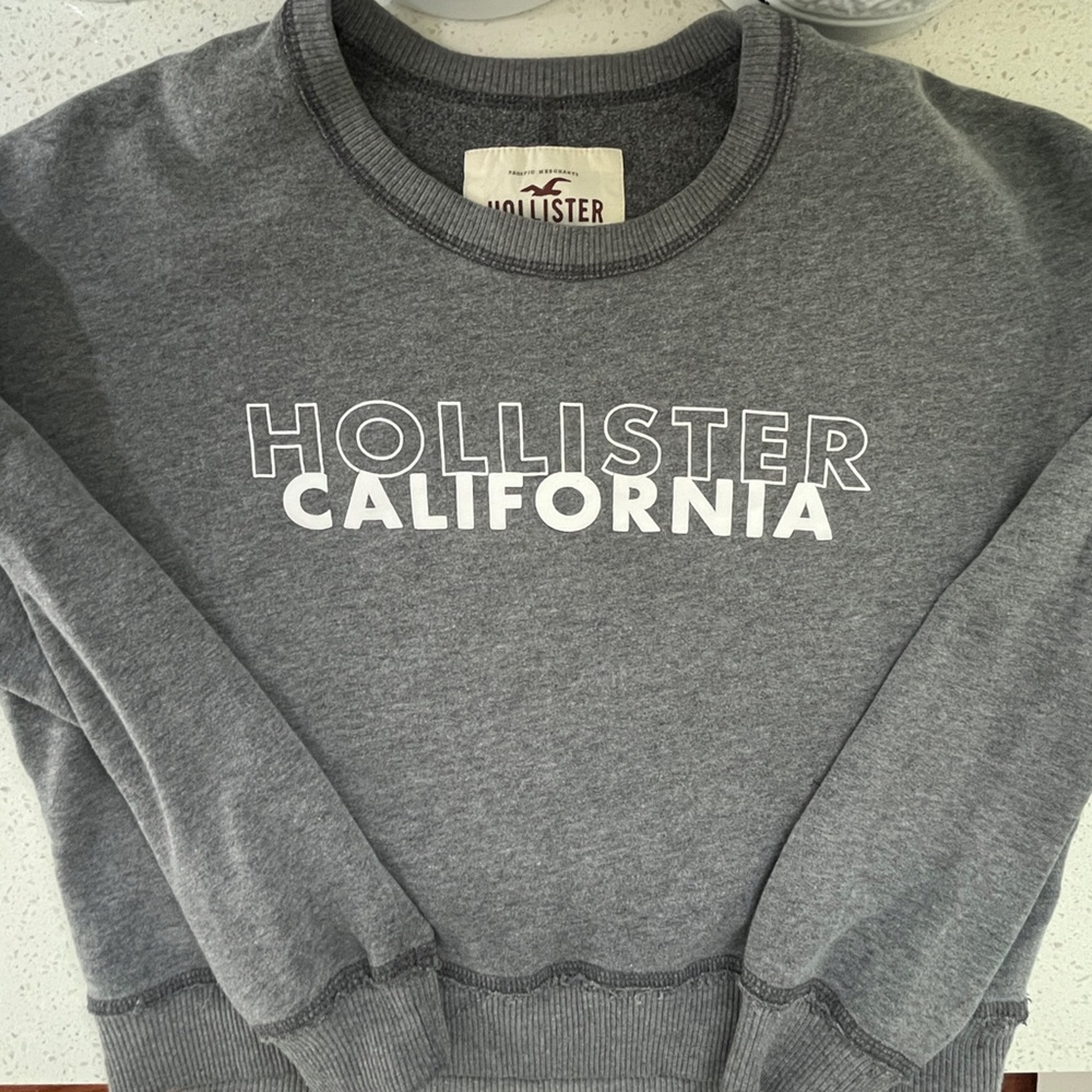 Hollister California Grey Sweater Sweatshirt Cropped